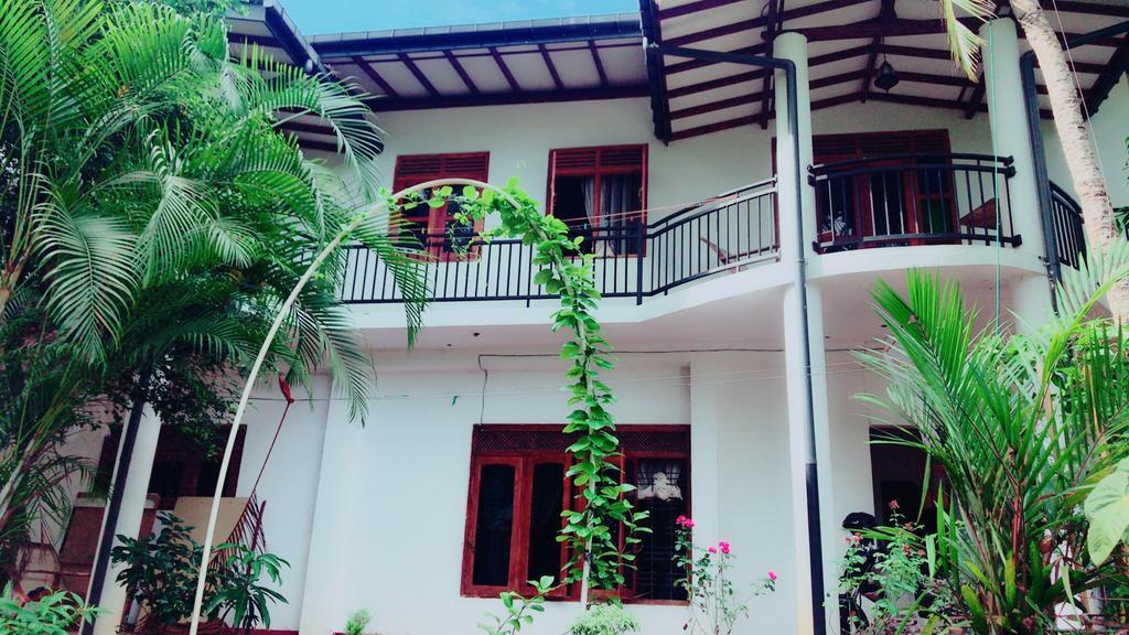 Mount Nature Villa Хиккадува Экстерьер фото